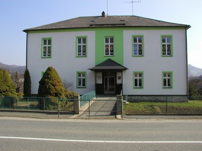 Opravená budova školy